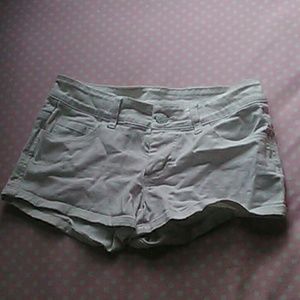 White jean shorts super cute